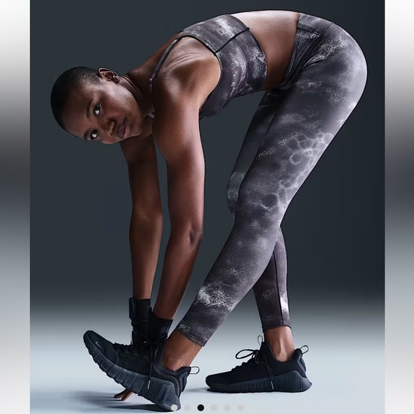 Nike One Dri-Fit High-Waisted 7/8 Printed Leggings Smoke Active Tights SM NWOT - Picture 4 of 12